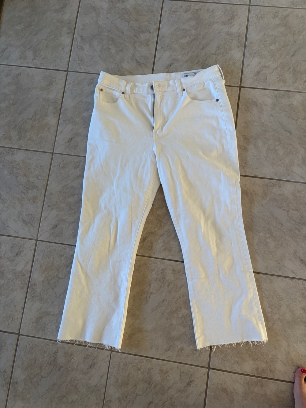 GAP White Cropped Straight Jeans
